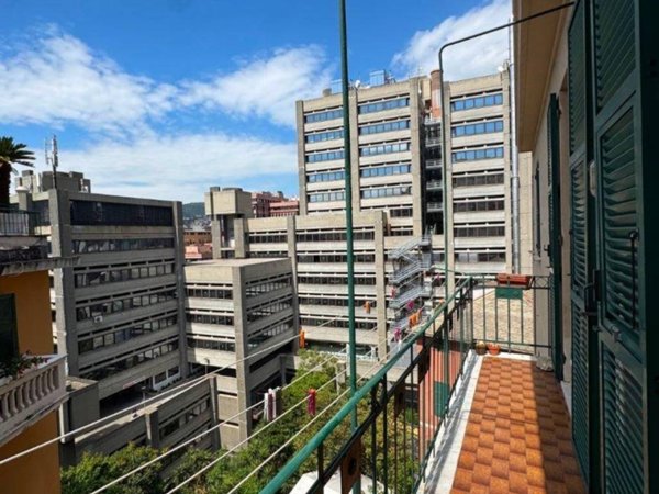appartamento in vendita a Genova in zona Carignano
