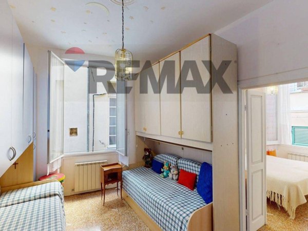 appartamento in vendita a Genova in zona Sottoripa / Maddalena / Molo