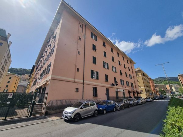 appartamento in vendita a Genova in zona Marassi