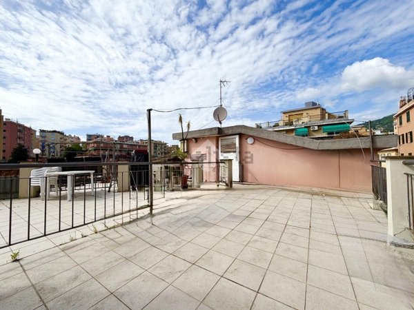 appartamento in vendita a Genova in zona Quarto dei Mille