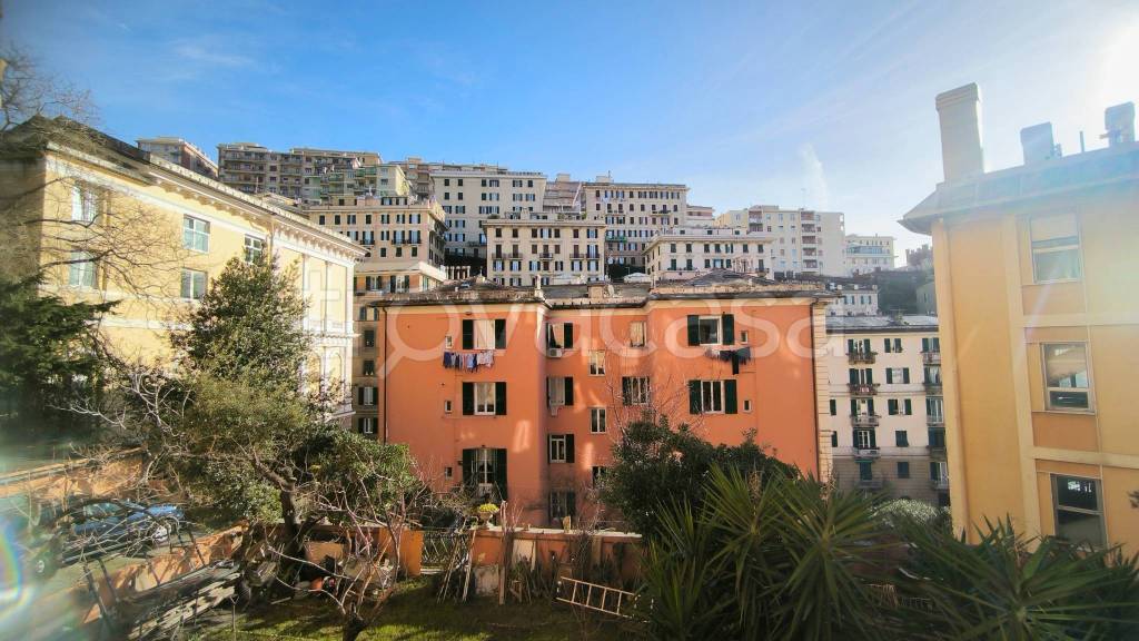 appartamento in vendita a Genova in zona Oregina
