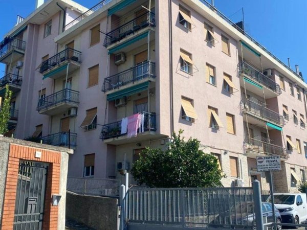 appartamento in vendita a Genova in zona Sestri Ponente
