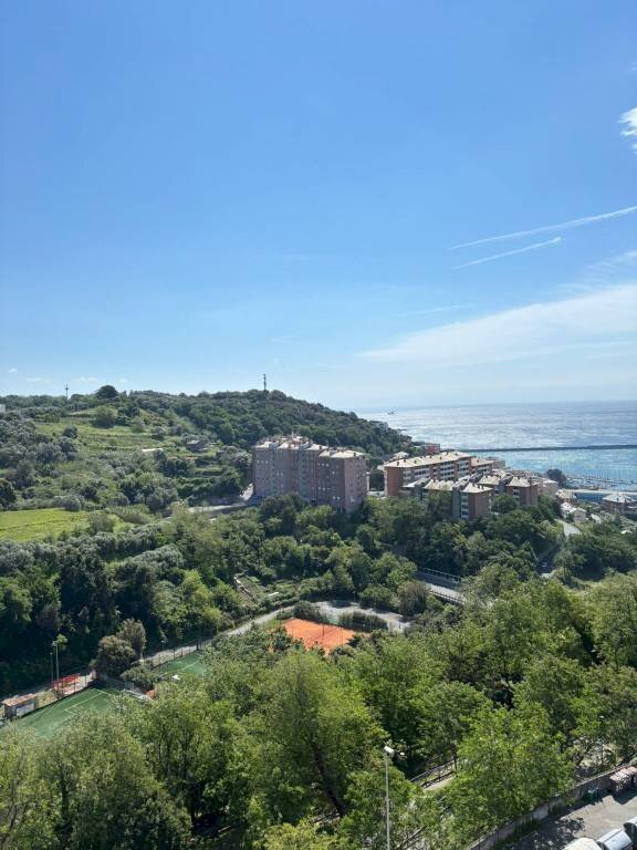 appartamento in vendita a Genova in zona Palmaro / Pra'
