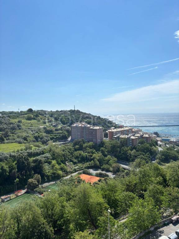 appartamento in vendita a Genova in zona Palmaro / Pra'