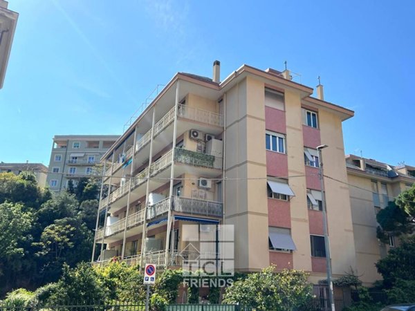 appartamento in vendita a Genova in zona Sturla