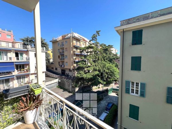 appartamento in vendita a Genova in zona Sturla