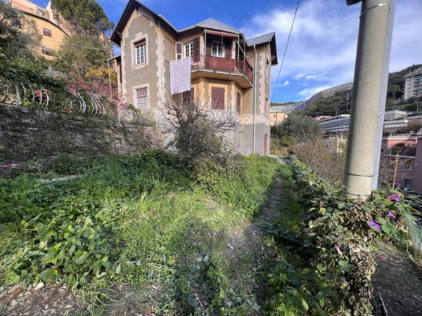 casa indipendente in vendita a Genova in zona Marassi