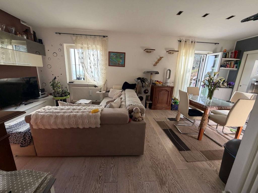 appartamento in vendita a Genova in zona Apparizione