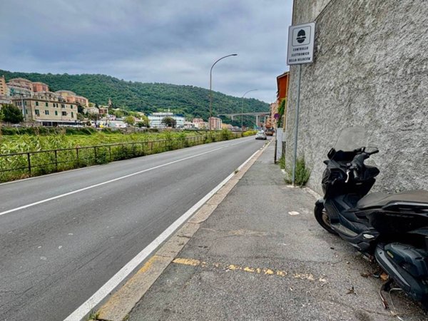 appartamento in vendita a Genova in zona Molassana