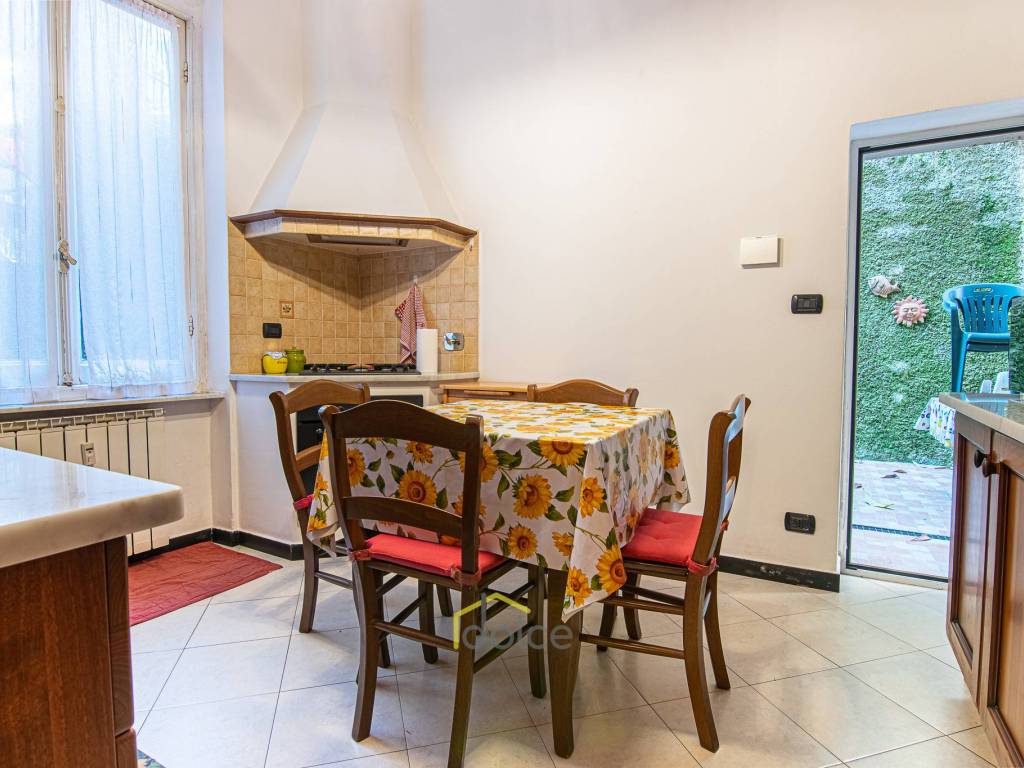 appartamento in vendita a Genova in zona Quezzi