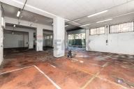 negozio in vendita a Genova in zona Molassana