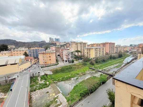 appartamento in vendita a Genova in zona Sestri Ponente