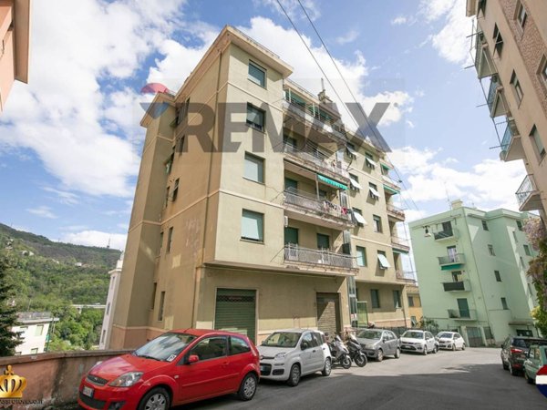 appartamento in vendita a Genova in zona Rivarolo