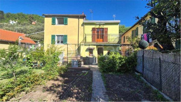 casa indipendente in vendita a Genova in zona Bavari
