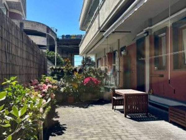 appartamento in vendita a Genova in zona Sturla