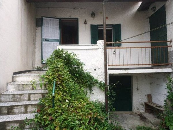 casa indipendente in vendita a Genova in zona Rivarolo