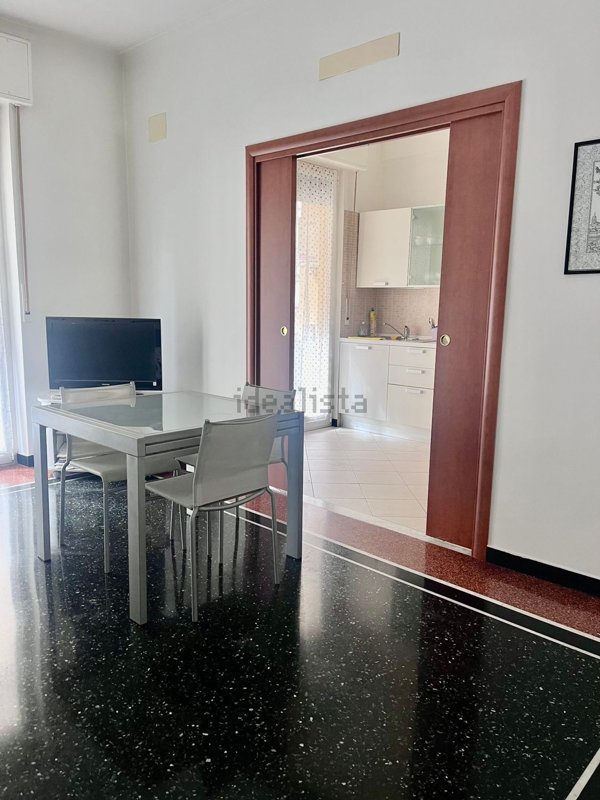 appartamento in vendita a Genova in zona Sestri Ponente
