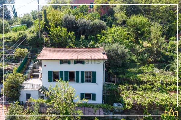 casa indipendente in vendita a Genova in zona Sestri Ponente