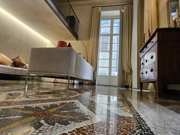 appartamento in vendita a Genova in zona Sottoripa / Maddalena / Molo