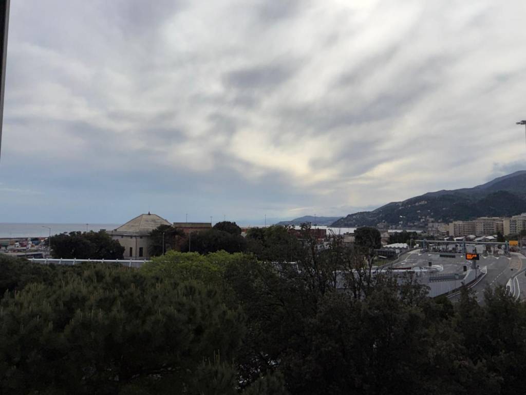 appartamento in vendita a Genova in zona Palmaro / Pra'