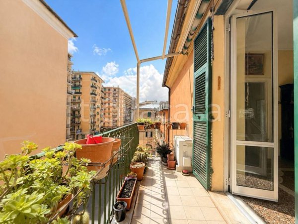 appartamento in vendita a Genova in zona Sestri Ponente