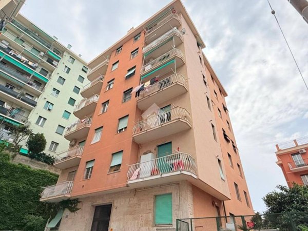 appartamento in vendita a Genova in zona Sestri Ponente