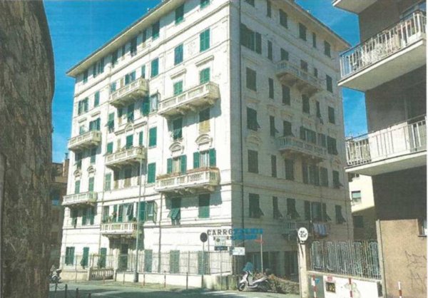appartamento in vendita a Genova in zona Staglieno