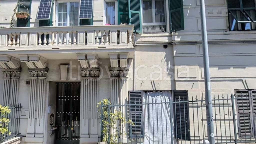 appartamento in vendita a Genova in zona Staglieno