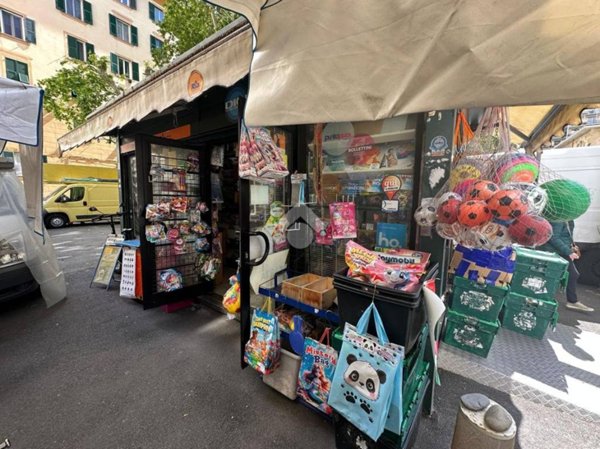 negozio in vendita a Genova in zona Foce