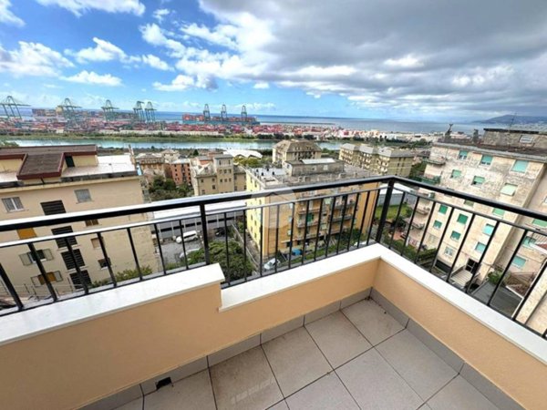 appartamento in vendita a Genova in zona Palmaro / Pra'