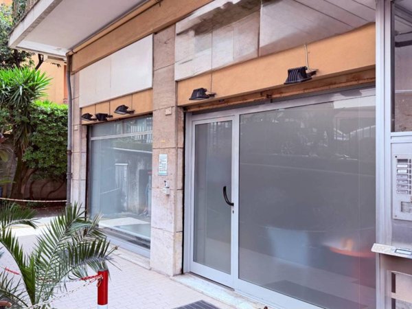negozio in vendita a Genova in zona Nervi