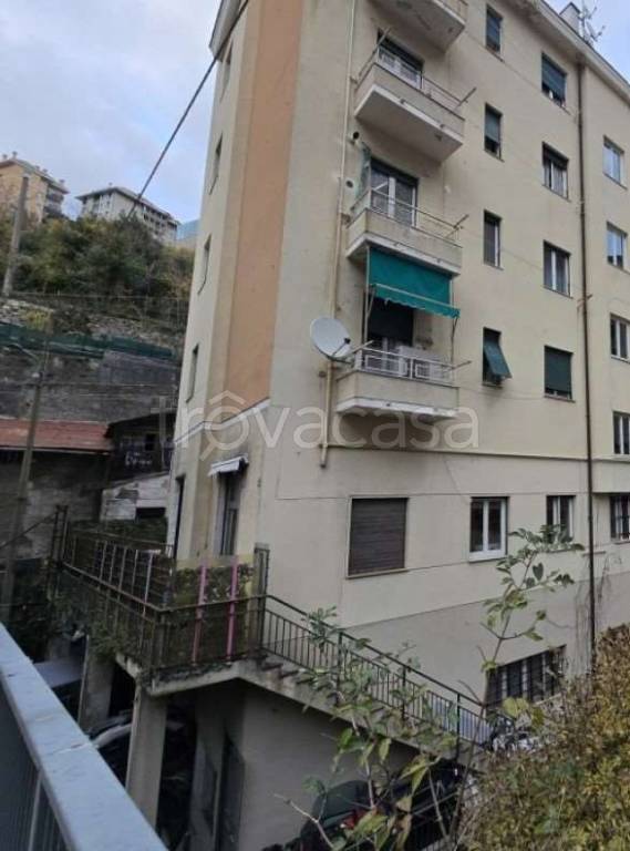 appartamento in vendita a Genova in zona Quezzi