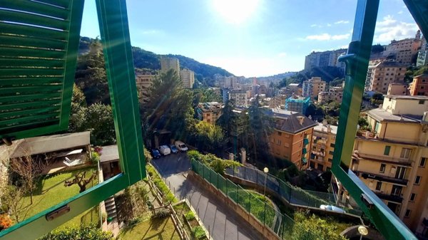 appartamento in vendita a Genova in zona Quezzi