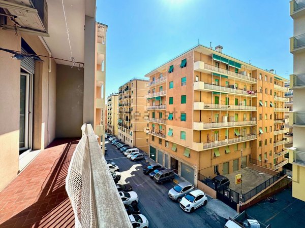 appartamento in vendita a Genova in zona Sestri Ponente