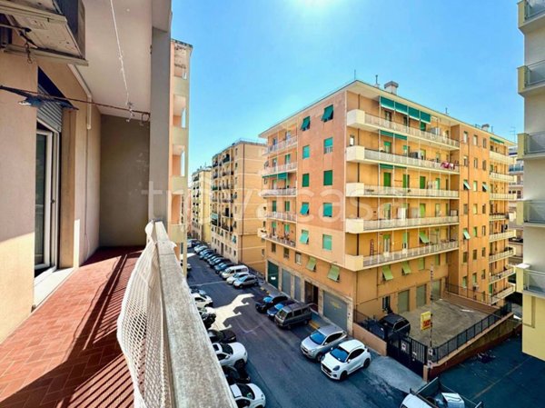 appartamento in vendita a Genova in zona Sestri Ponente
