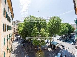 appartamento in vendita a Genova in zona Foce