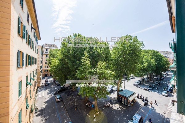 appartamento in vendita a Genova in zona Foce