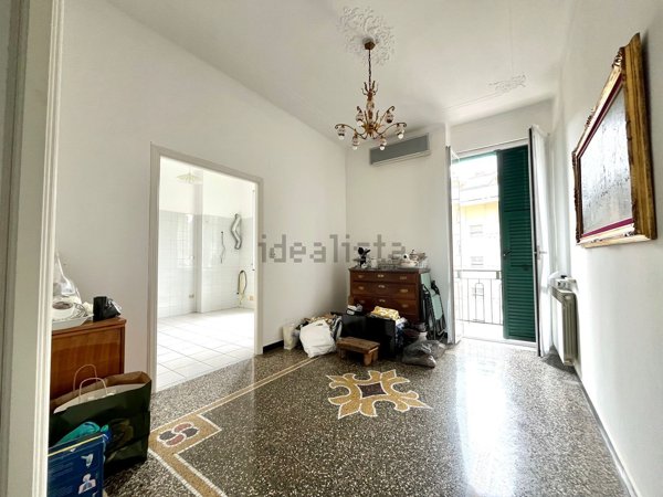 appartamento in vendita a Genova in zona Sestri Ponente