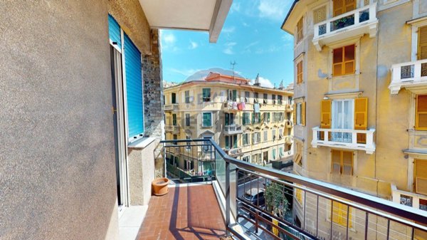 appartamento in vendita a Genova in zona Sestri Ponente