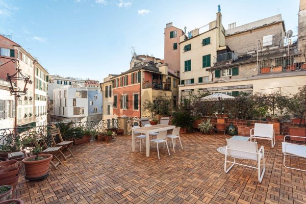 appartamento in vendita a Genova in zona Sottoripa / Maddalena / Molo