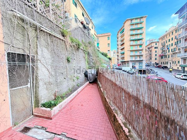 appartamento in vendita a Genova in zona Marassi