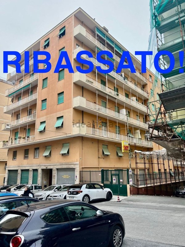 appartamento in vendita a Genova in zona Sestri Ponente