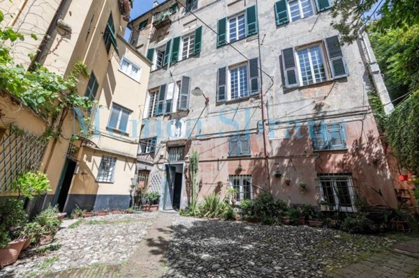 appartamento in vendita a Genova in zona Sottoripa / Maddalena / Molo