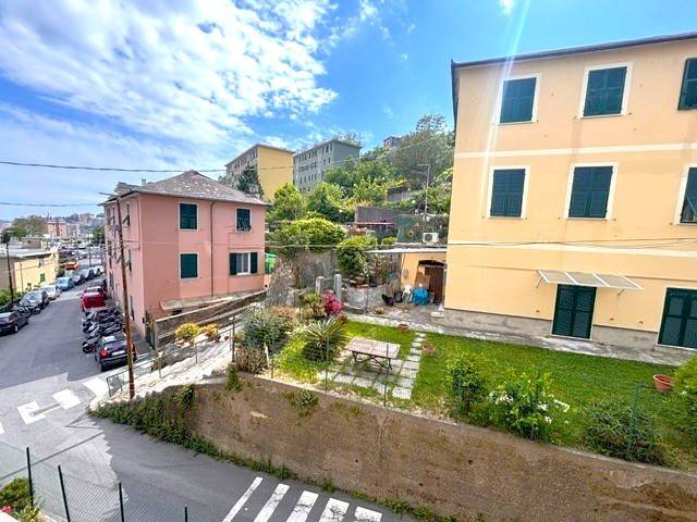 appartamento in vendita a Genova in zona Marassi