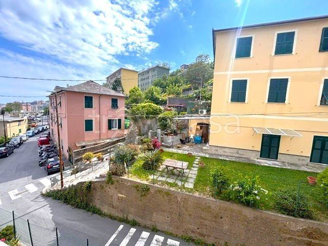 appartamento in vendita a Genova in zona Marassi
