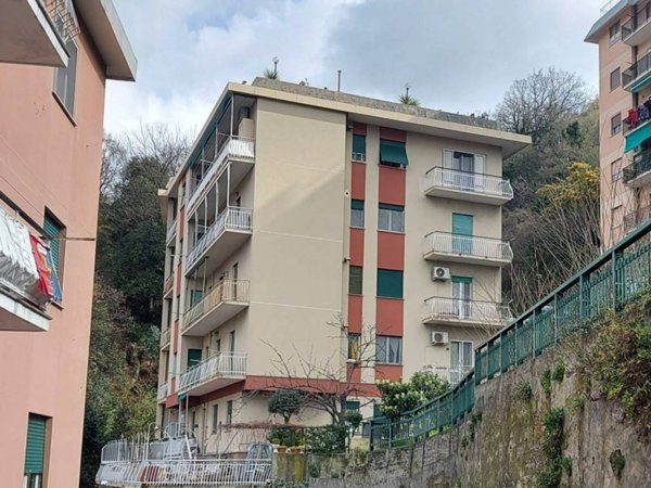 appartamento in vendita a Genova in zona Rivarolo