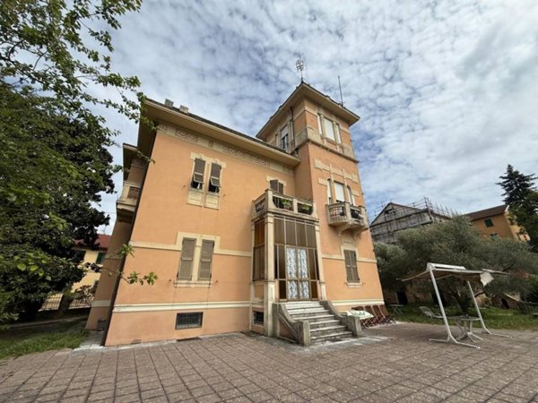 appartamento in vendita a Genova in zona Bolzaneto
