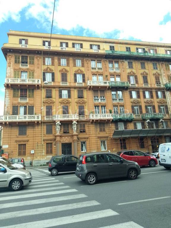 appartamento in vendita a Genova in zona Foce