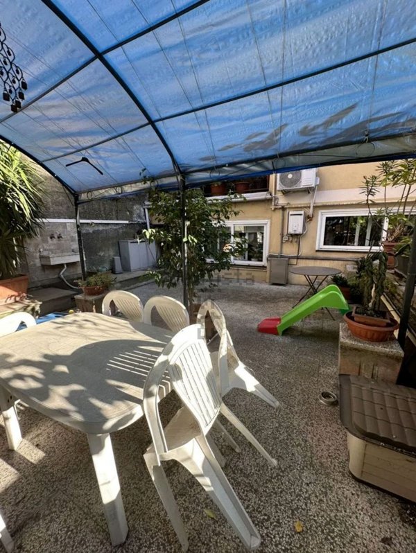 appartamento in vendita a Genova in zona Staglieno