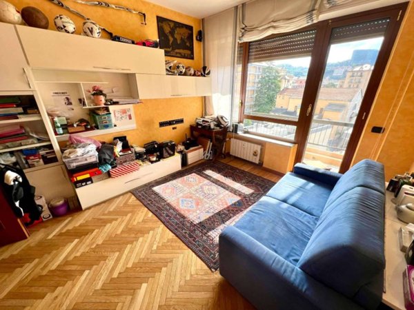 appartamento in vendita a Genova in zona Sestri Ponente